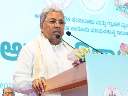 <div>I know pain of hunger, so introduced Anna Bhagya free rice scheme: K’taka CM</div>