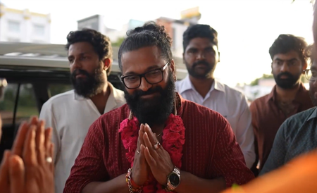 Rishab Shetty seeks divine blessings at the Arulmigu Ramanathaswamy Temple in Rameswaram
