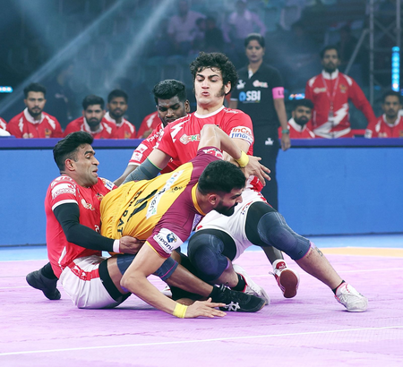PKL 12: Telugu Titans hold nerve to edge past Gujarat Giants in low-scoring thriller