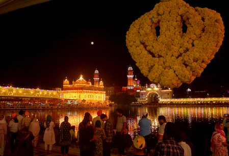 Golden Temple illuminated to mark Bandi Chhor Diwas, Diwali
