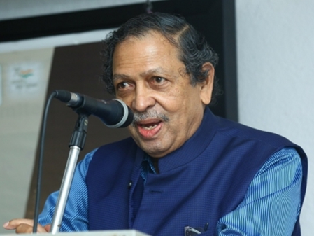 Karnataka: Congress slams ex-Lokayukta Santosh Hegde for remark on banning party