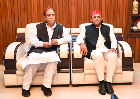 Azam Khan defends Akhilesh ties in post-jail expose (Lead)