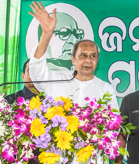 <div>Nuapada bypoll: Naveen Patnaik calls BJP govt ‘heroes in publicity, zero in performance’</div>