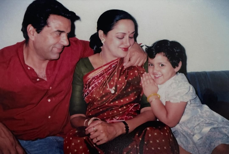 <div>Esha Deol says ‘I am because of you’ as she drops a throwback photo with Dharmendra & Hema Malini</div>