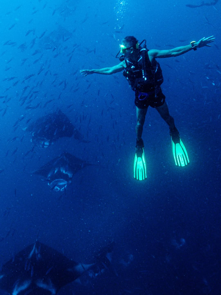 Milind Soman witnesses the most beautiful sights under the sea in Maldives during his pre-birthday bash