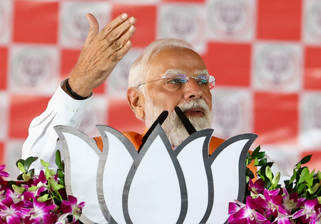 <div>‘Jungle Raj’ ruined flourishing Dalmiya Nagar, people of Rohtas witness to it: PM Modi in Bhabua</div>