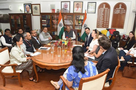 UK delegation discusses gender justice, drafting with Legislative Secretary