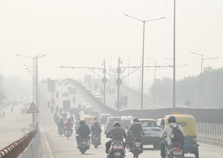 <div>Delhi-NCR’s AQI remains in ‘very poor’ range, six stations cross 400 mark</div>
