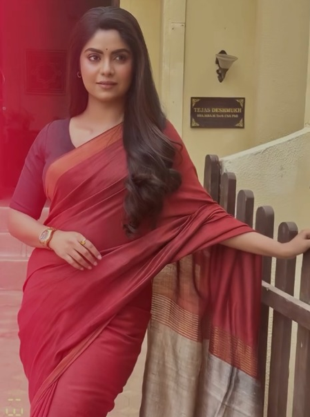 <div>Sayantani Ghosh slams pregnancy rumours: ‘I am a 41-year-old married non-pregnant woman’</div>