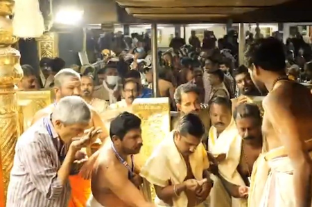 Heavy rush in Sabarimala; devotees complain of no facilities, lack of management