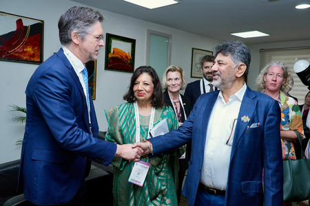 <div>20 pc of Bengaluru’s population works in IT, surpasses California: K’taka Dy CM Shivakumar</div>