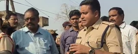 Security guards of Maoist chief among 50 arrested in Andhra Pradesh (Lead)