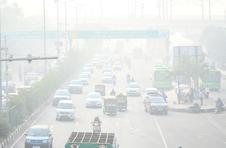Delhi-NCR AQI goes above 500 in hotspots; dense smog and falling temperatures intensify discomfort