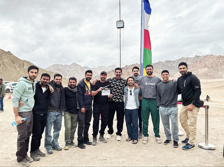 <div>Ankit Siwach on injury during ‘120 Bahadur’: “We’re portraying soldiers who operate beyond pain & that mindset stays with you”</div>