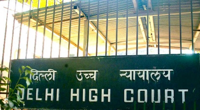 <div>‘Poor conduct’: Delhi HC expresses displeasure after lawyer appears with red tape on lips</div>