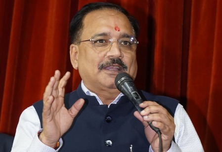 <div>Delhi BJP chief slams Kejriwal, Saurabh Bhardwaj for ‘lies’ over city pollution</div>