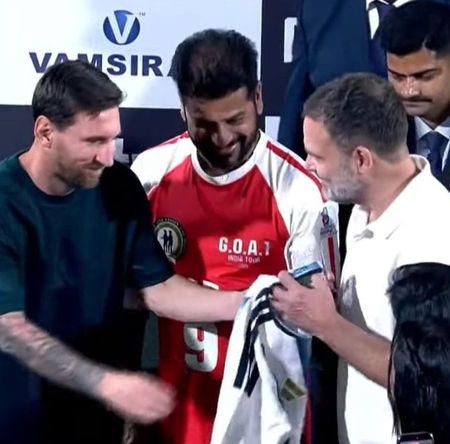 <div>‘Viva Football’: Rahul Gandhi meets Messi in Hyderabad during GOAT Tour</div>