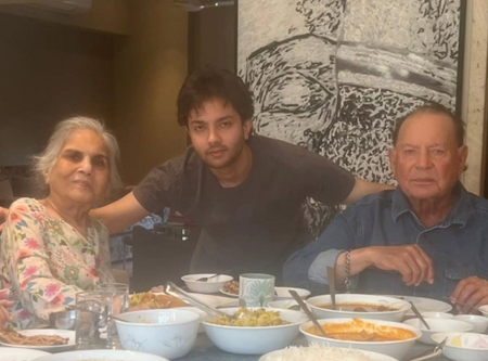 <div>Sohail Khan playfully takes credit for son Nirvan being ‘blessed with beautiful grandparents’</div>