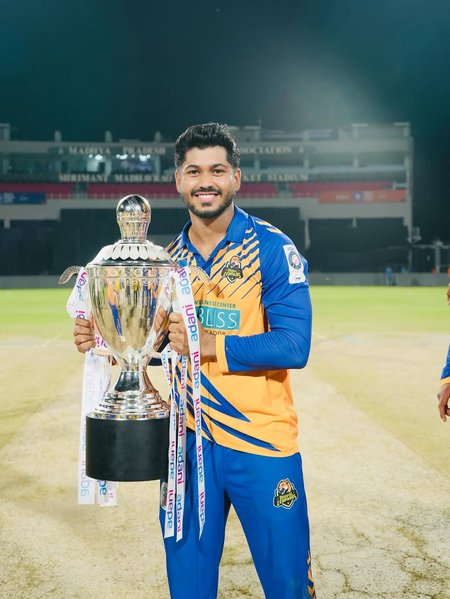 <div>‘Told Aniket if you get selected, I will also get in,’ says SRH’s newest recruit Shivang Kumar</div>