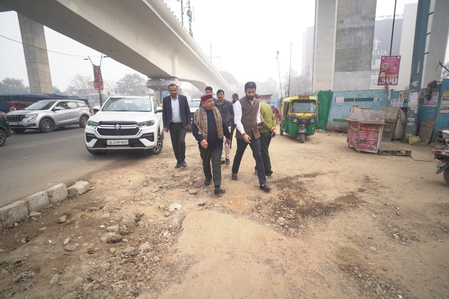 Delhi Speaker reviews air pollution hotspots in Rohini