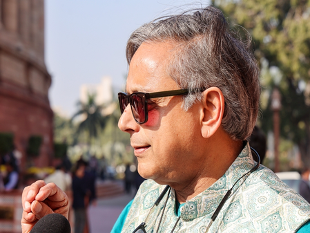 <div>Hijab row: Shashi Tharoor slams CM Nitish; Bihar Guv calls it ‘unfortunate controversy’</div>