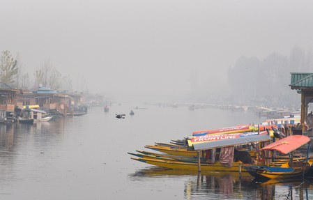 <div>Minimum temperature slips below zero in Gulmarg, Pahalgam; rises in J&K’s Srinagar</div>