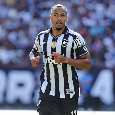 Football transfer watch: Palmeiras eyeing Botafogo captain Freitas