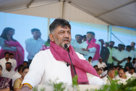 <div>Don’t interfere in Karnataka’s affairs: Shivakumar tells Kerala CM on bulldozer remark</div>