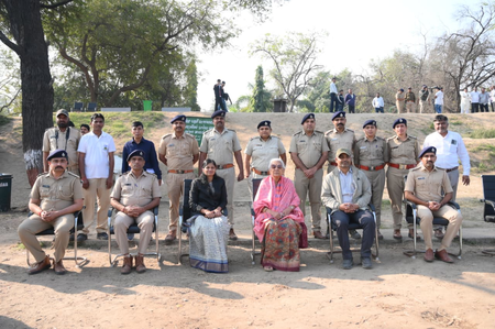 <div>UP Guv Anandiben Patel visits Gujarat’s Thol Bird Sanctuary, reviews migratory bird conservation efforts</div>