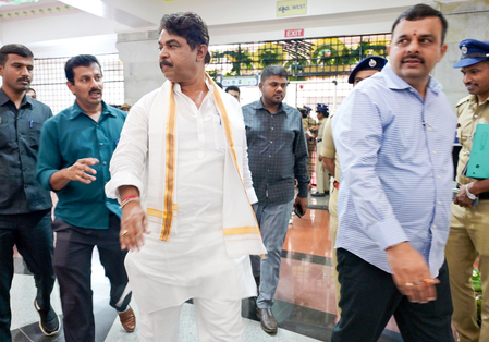 <div>Black Day, says Ashoka after Guv walks out of Assembly; LoP writes to K’taka Speaker seeking action against Cong MLAs</div>