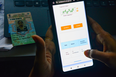 <div>‘Rules paramount’: Bengal BLO serves himself, his wife SIR notice for ‘logical discrepancies’ in their voter data</div>