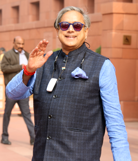 <div>Shashi Tharoor facing consequences of being out of line with Congress’ first family norms</div>