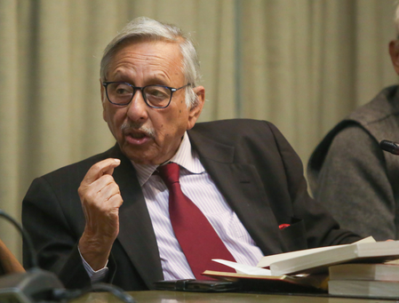 <div>‘Cong doesn’t love Hindus’: BJP hits back at Mani Shankar Aiyar’s ‘Hindutva’ remarks</div>