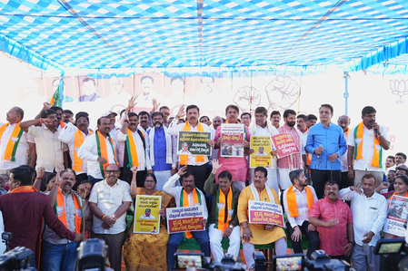 Congress colluding to turn K’taka into B’desh: BJP on migrant rehabilitation (Lead)