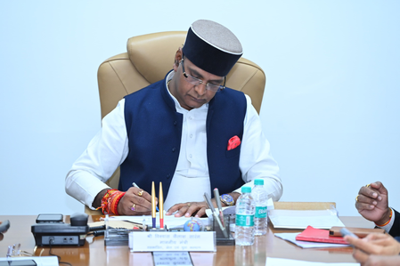 <div>Cricketer Kranti Gaud’s father reinstated in police department: MP Minister</div>