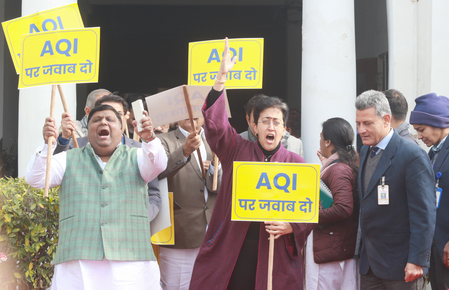 <div>‘BJP doesn’t want to discuss pollution’, AAP demands ‘accountability’ from Delhi govt</div>