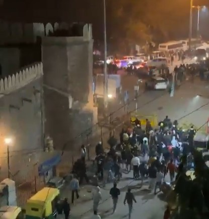 Tensions erupts during anti-encroachment drive near Old Delhi mosque