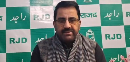 <div>RJD condemns Bihar jewellery shop owners’ decision to ‘restrict’ customers with hijabs, niqabs</div>