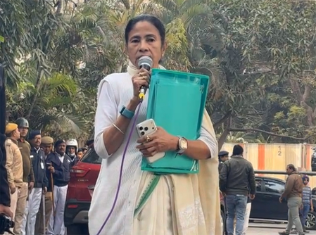 <div>ED counters CM Mamata’s claims on I-PAC raids, moves Calcutta HC</div>