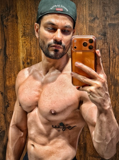 Kunal Kemmu ‘vibes’ on ‘Ramba Ho’ from ‘Dhurandhar’:  Let’s make this year a vibe