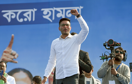 <div>ED targeted I-PAC as it was assisting Trinamool’s poll strategy, claims Abhishek Banerjee</div>