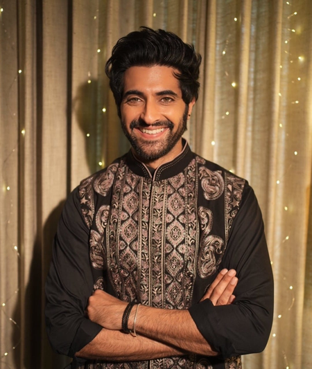 SRK’s legacy is phenomenal, being connected to that feels rewarding: Akshay Oberoi