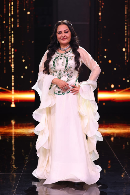 <div>Jaya Prada ‘grills’ Vishal Dadlani for making Alia Bhatt dance to her iconic song ‘Dafliwaale’ in ‘SOTY’</div>