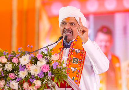 <div>CM Fadnavis congratulates Maha, Mumbai unit chiefs over BJP’s stellar performance in civic polls</div>