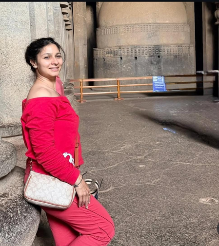 <div>Tanishaa Mukerji starts the new year ‘connecting with ancient knowledge at Karla Caves’</div>