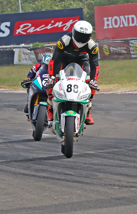 <div>National Motorcycle Racing C’ship: Rahil Pillarisetty, Rajender Beedani annex title each</div>