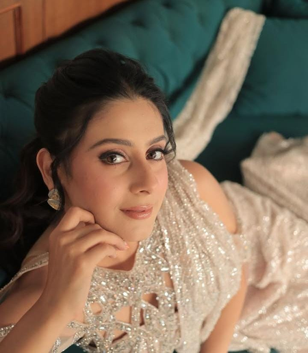 Isha Malviya set to venture into Bollywood with a major film project