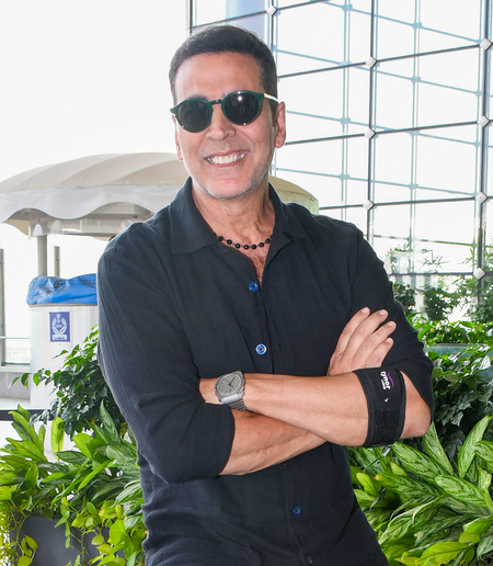 Maha local polls: Everyone must vote, says Akshay Kumar after exercising his franchise