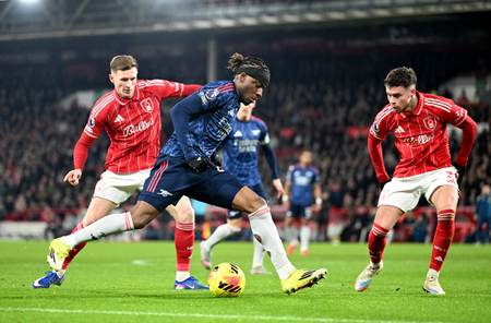 Premier League: Perfect start for Carrick with derby win, Arsenal held by Nottingham Forest