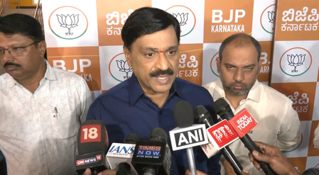 <div>‘Is this Sri Lanka?’ Janardhana Reddy asks Siddaramaiah after attack on his residence</div>